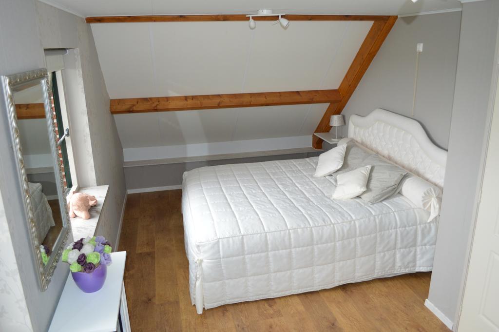 Huize Ouwervelden Bed and Breakfast Wouwsche Plantage Kamer foto