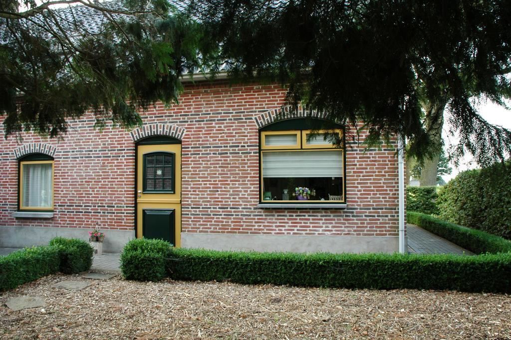 Huize Ouwervelden Bed and Breakfast Wouwsche Plantage Buitenkant foto